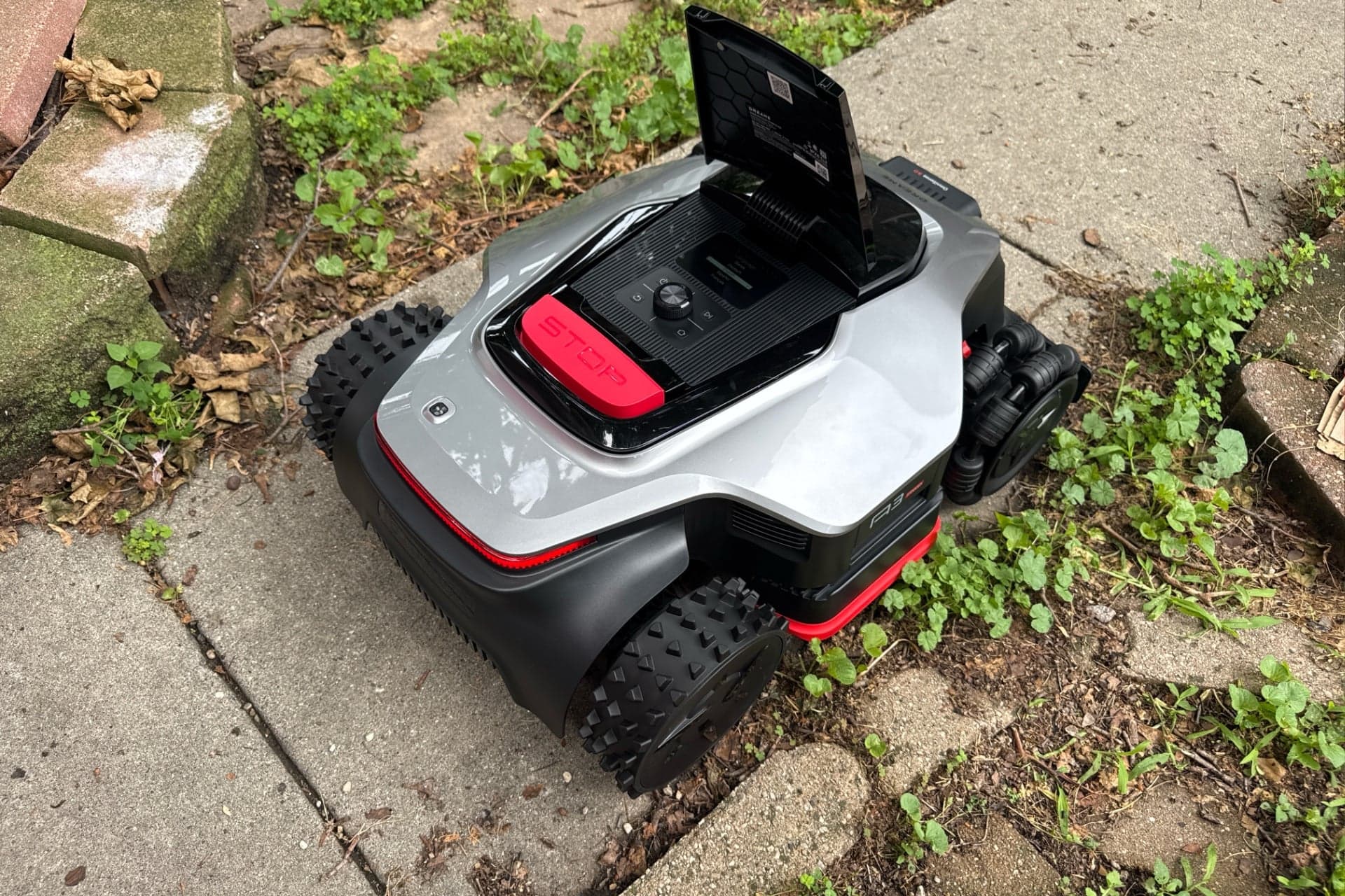 Dreame A3 AWD Pro 3500 with its hood open — © Wes Davis / Gizmodo
