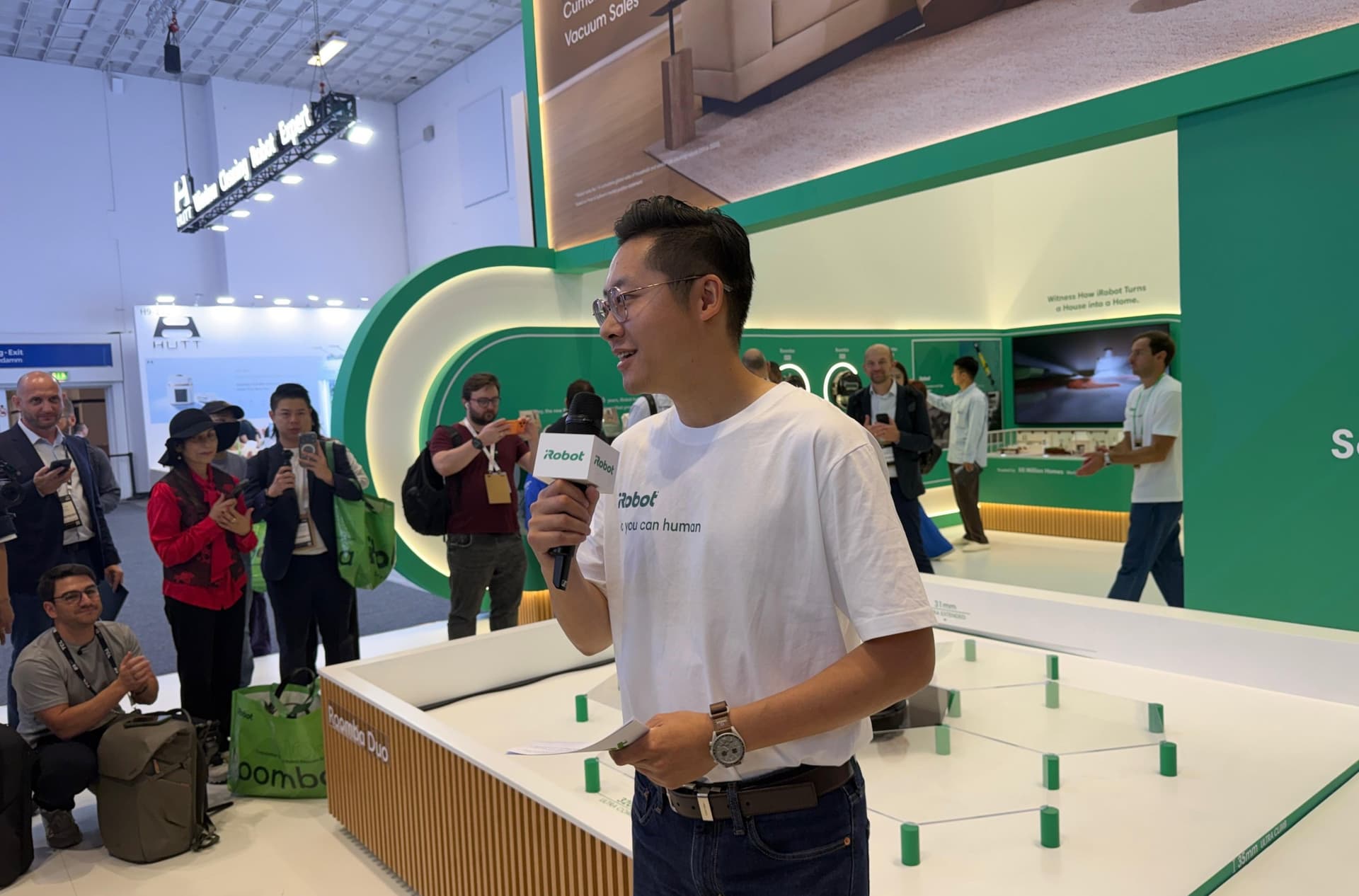 iRobot CEO Hao Li presented the Roomba Duo.