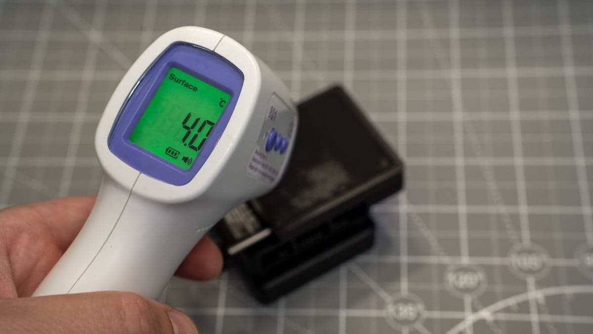 Infrared thermal measurement verifying the Ulanzi CU01 cooling surface plunging down to 4.0°C in Rapid mode